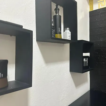 Stazione Centrale - Black 公寓